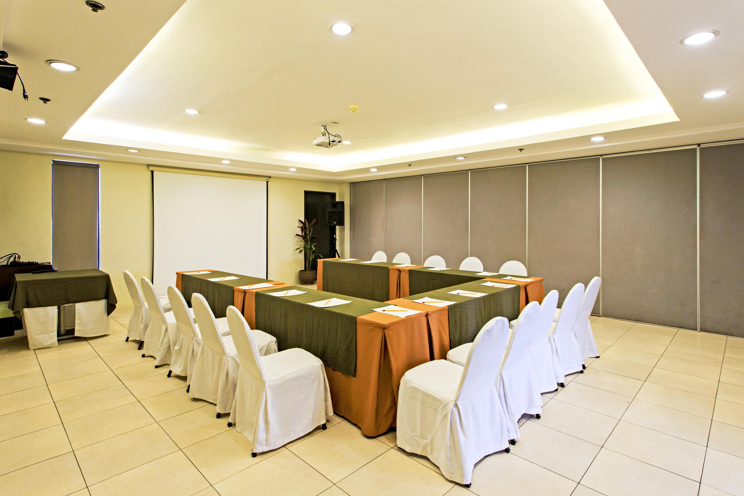 Alpa City Suites Hotel Cebu Stadt Exterior foto
