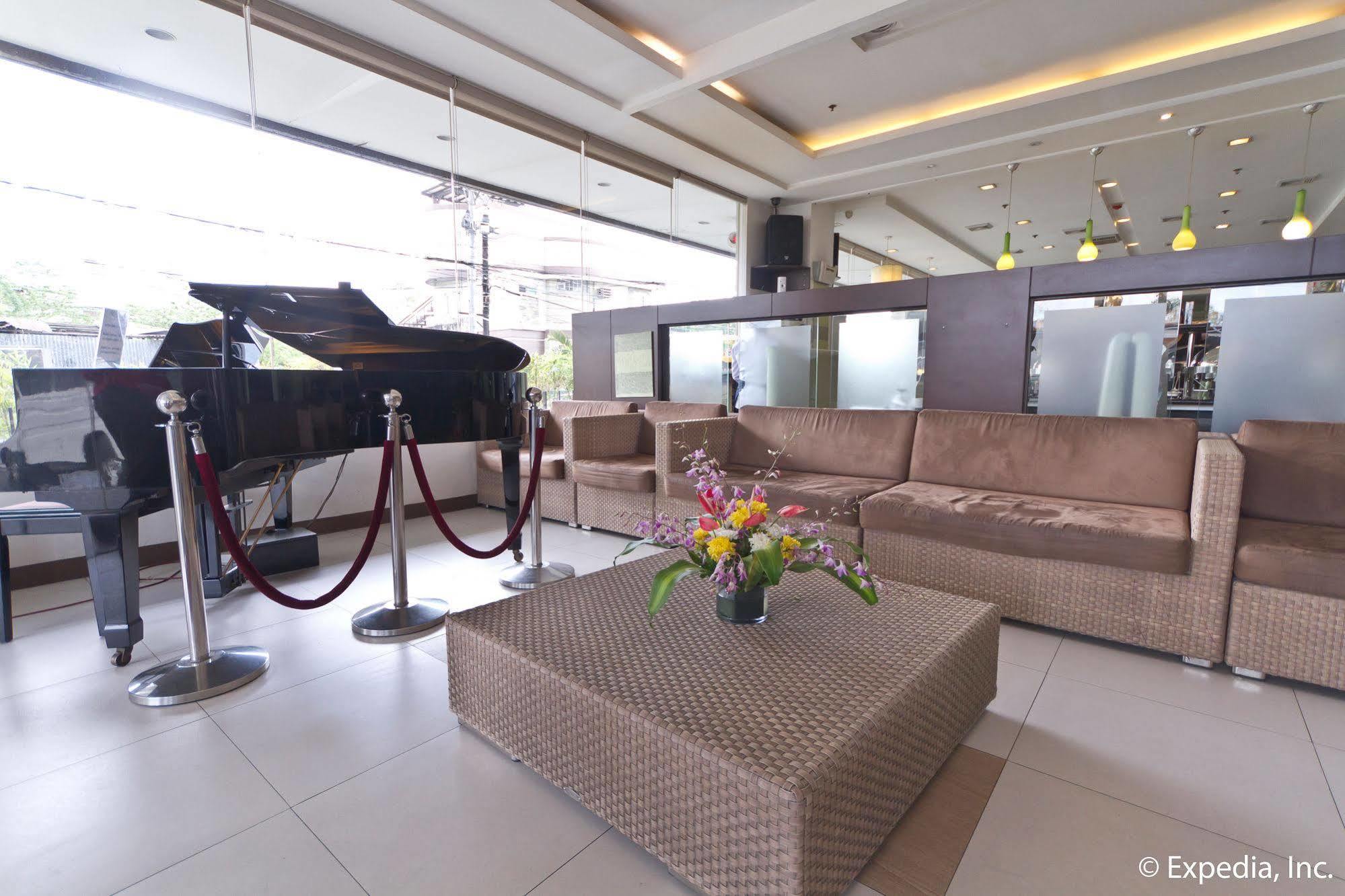 Alpa City Suites Hotel Cebu Stadt Exterior foto